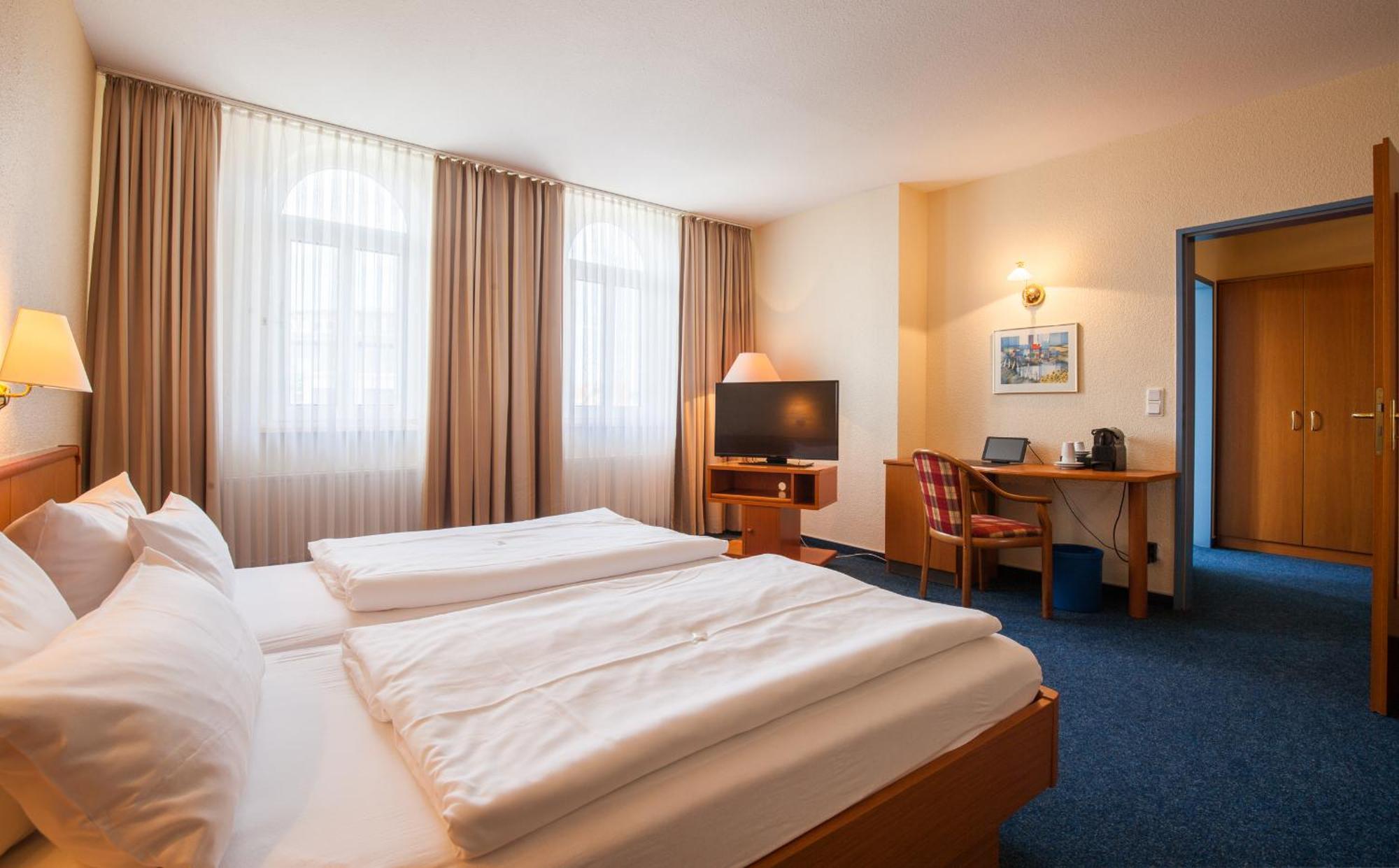 City Hotel Valois Βίλχελμσχαφεν Εξωτερικό φωτογραφία